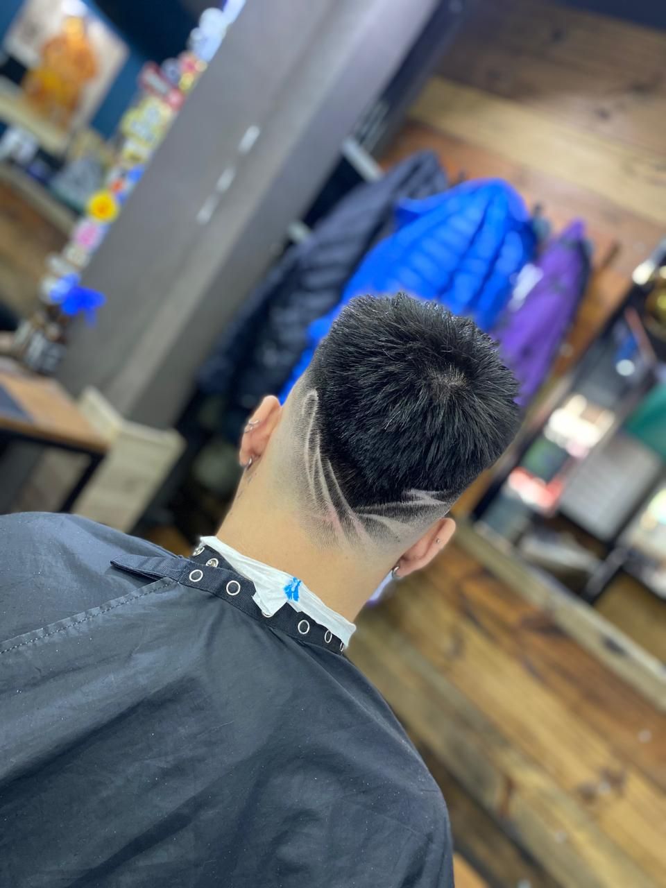 Corte clásico + Café de regalo